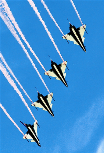 6架紅藍涂裝的殲-10戰機縱情潑墨寫意 6架紅藍涂裝的殲-10戰機縱情潑墨寫意