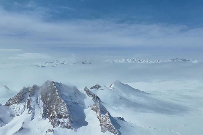 新疆阿爾金山發現逾2500平方公里喀斯特地貌