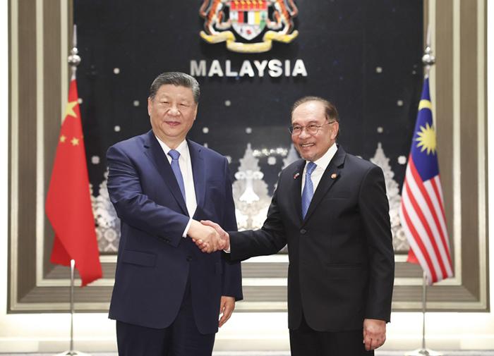 習(xí)近平同馬來(lái)西亞總理安瓦爾舉行會(huì)談