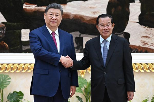 習(xí)近平會(huì)見(jiàn)柬埔寨人民黨主席、參議院主席洪森