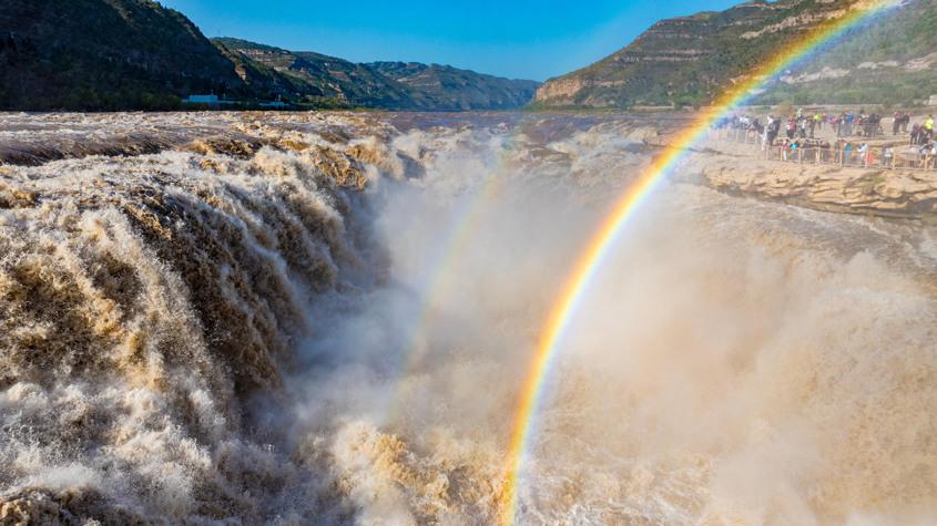 黃河壺口瀑布秋日現絢麗彩虹