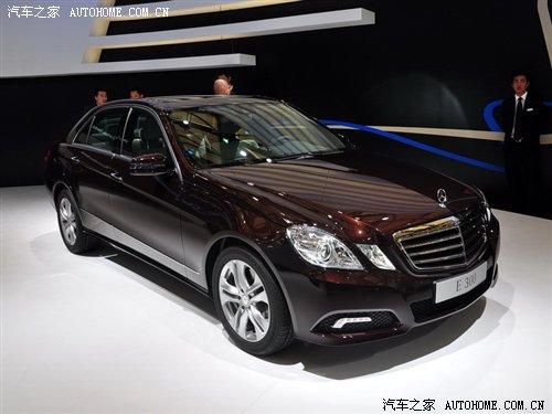 新一代奔馳E級(jí)加長版首張路試諜照曝光 汽車之家 新一代奔馳E級(jí)加長版首張路試諜照曝光 汽車之家