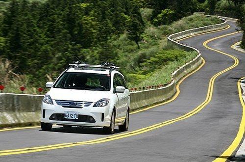 冰爽休旅情趣!試駕體驗福特i-MAX 2.0