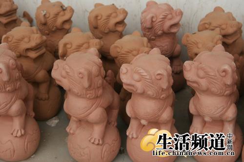 �๾���ǿ��h���g������С��ߵ��׷Q����������촵����ͬ��������������طQ֮�顰���������D����Ʒ���๾����