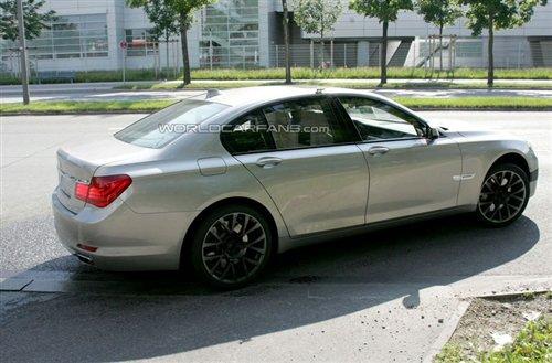 新旗艦!疑似寶馬高性能M7車型諜照曝光 汽車之家 新旗艦!疑似寶馬高性能M7車型諜照曝光 汽車之家