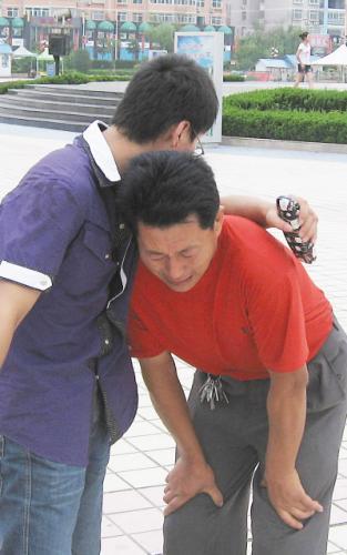 準大學生打工籌學費陷入傳銷父親千里相救