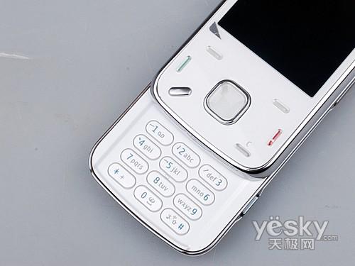 800萬像素拍照旗艦 白色諾基亞N86開箱圖賞