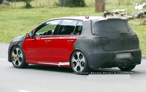 將于9月亮相 高爾夫R20輕度偽裝照曝光 汽車之家 將于9月亮相 高爾夫R20輕度偽裝照曝光 汽車之家