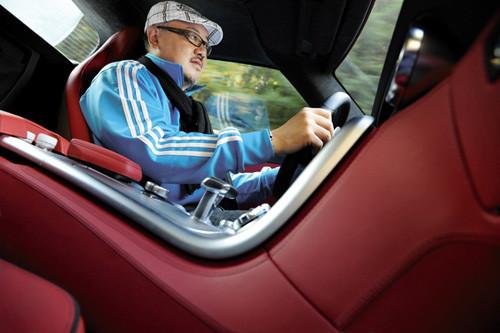 經典重現 海外試梅賽德斯-奔馳SLS AMG