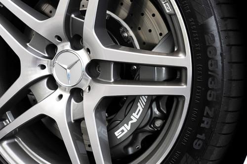 經典重現 海外試梅賽德斯-奔馳SLS AMG