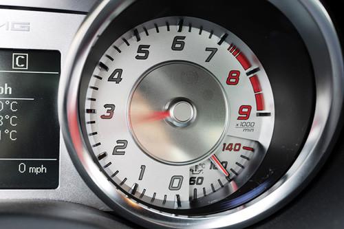 經典重現 海外試梅賽德斯-奔馳SLS AMG