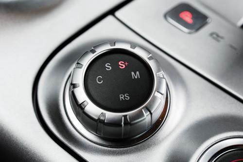 經典重現 海外試梅賽德斯-奔馳SLS AMG