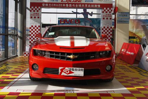 “大黃蜂”換裝 實拍紅色雪佛蘭Camaro