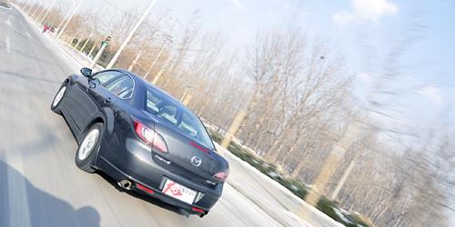 動力足夠/油耗經濟 深度測試馬自達睿翼