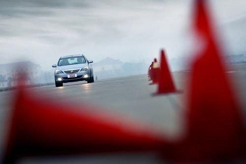 運動真豪杰 測試上海通用別克英朗XT