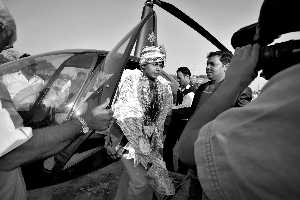 2��18�գ�ӡ���µ���ǽ����r(n��ng)�����ɿ��Ƞ�����ӭ�H��ֱ���C(j��)�������������ϒ������nƱ���ɵĻ��h(hu��n)��