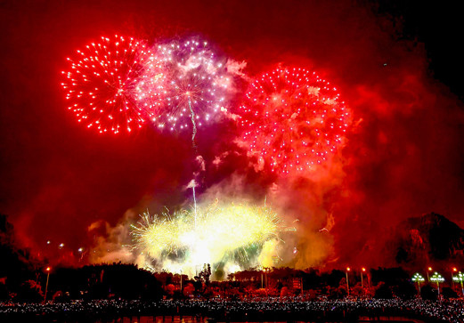 桂林元宵節音樂煙花秀七彩鬧元宵