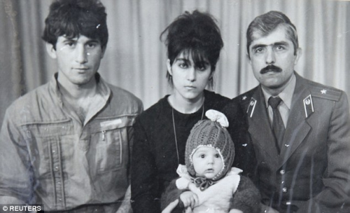 波士頓爆炸案嫌犯曾領(lǐng)救濟券妻每周工作80小時