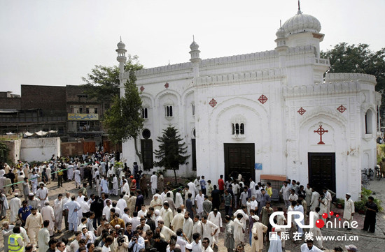 巴基斯坦爆炸案致82人死亡巴中斷同塔利班對話