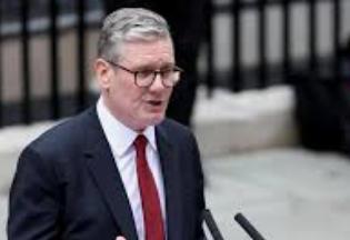 英國首相斯塔默拒絕因曼德爾森相關事件辭職