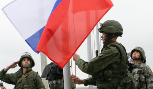 中俄兩軍飛行員開始聯合飛行熟悉環境偵查地形