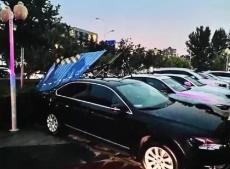 法治在線丨大風卷起圍擋砸壞車誰來賠？法院判了