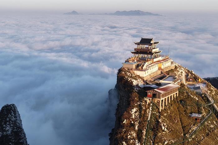 四川萬源八臺山云海、日出、佛光、雪景同框