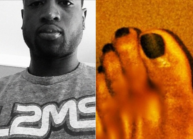 韋德涂黑腳趾甲激吻皇帝母親后再現重口味(圖)